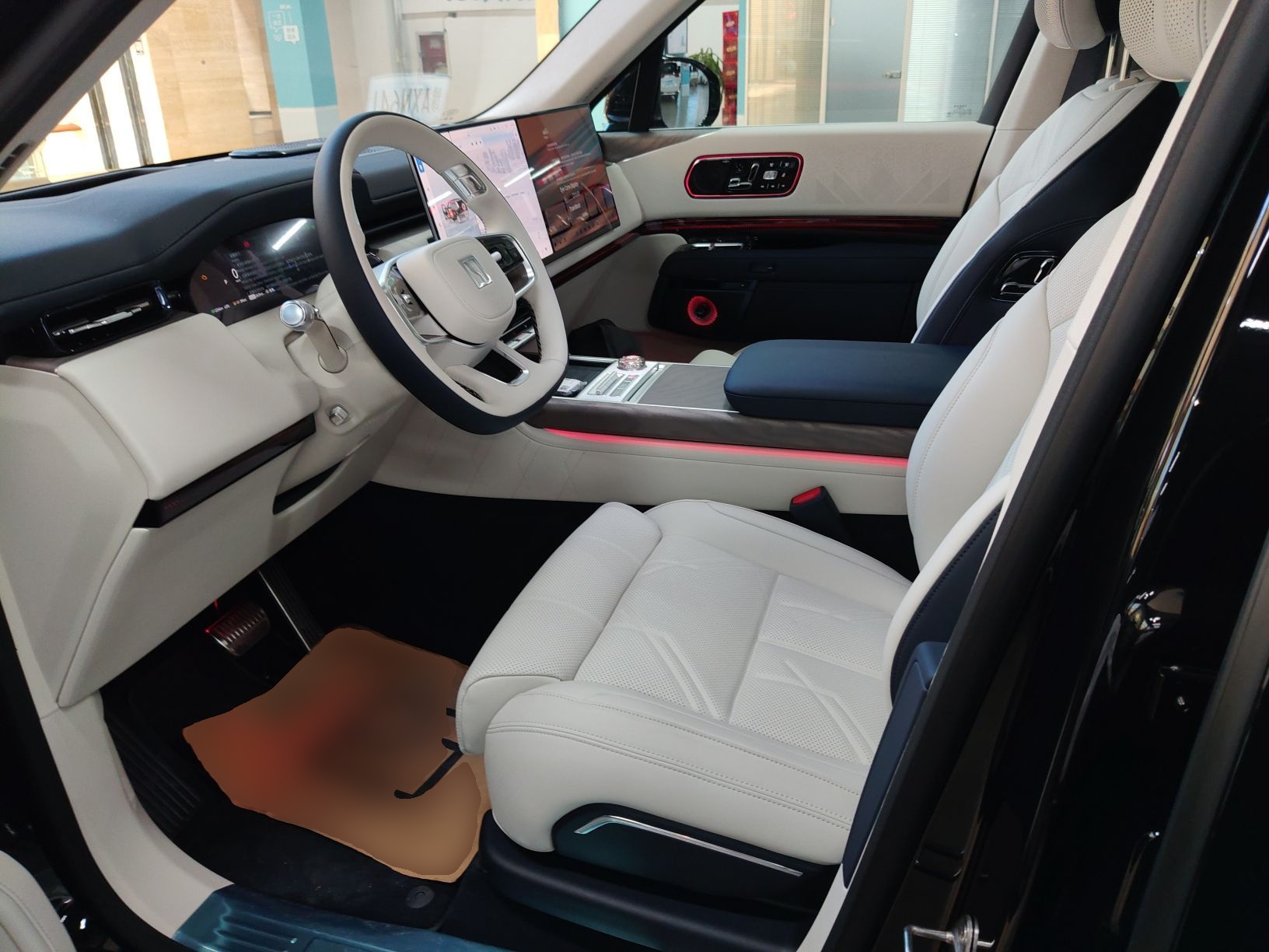 المقاعد الأمامية داخل السيارة