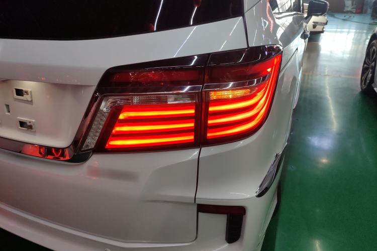 Used Honda Elysion 2016 2.4L Supreme Edition Exterior 3