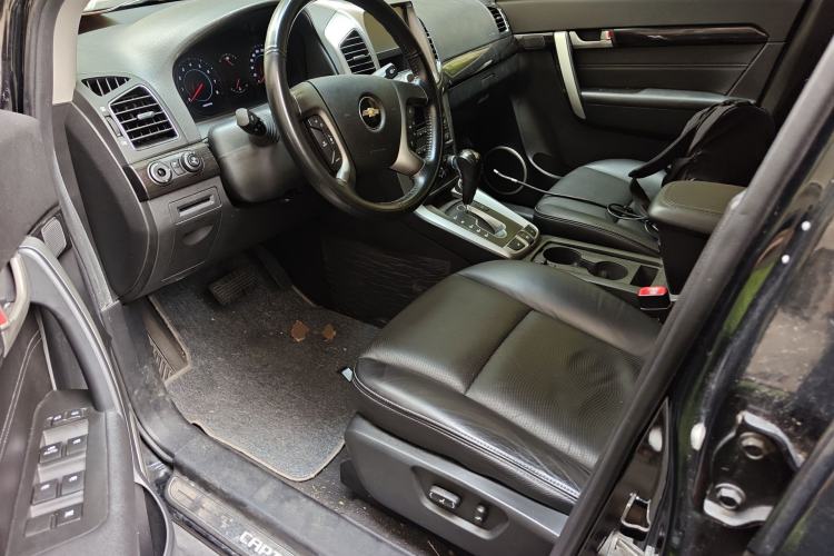 Used Chevrolet Captiva 2014 2.4L 4x4 Flagship Edition 7 Seats Driver Seat