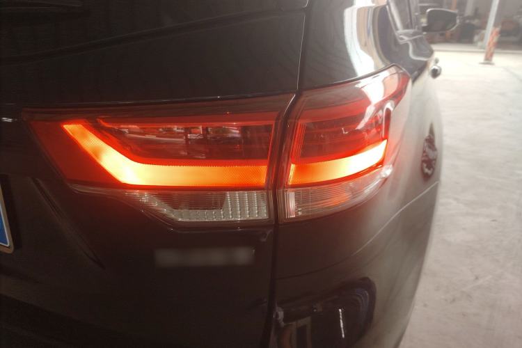 Used Toyota Highlander 2018 2.0T Two-Wheel Drive Elite Version 5 Seats China VI Standard Right Rear Taillight