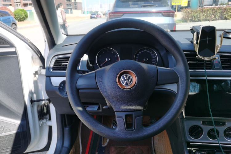 Used Volkswagen Lavida 2013 Restyled Classic 1.6L Manual Comfort Edition Steering Wheel