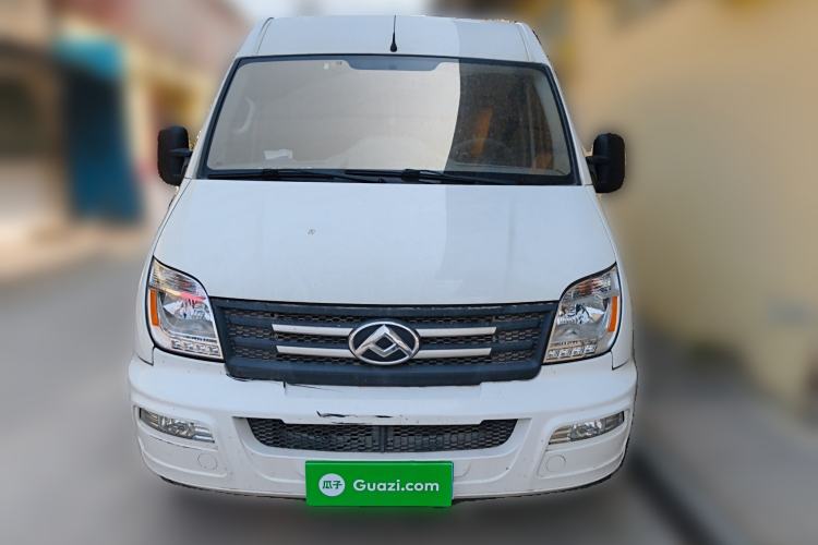 Used SAIC MAXUS Xintu V80 2023 2.0T Manual Classic Aoyuntong Short Wheelbase Mid-Roof 5/6-Seater