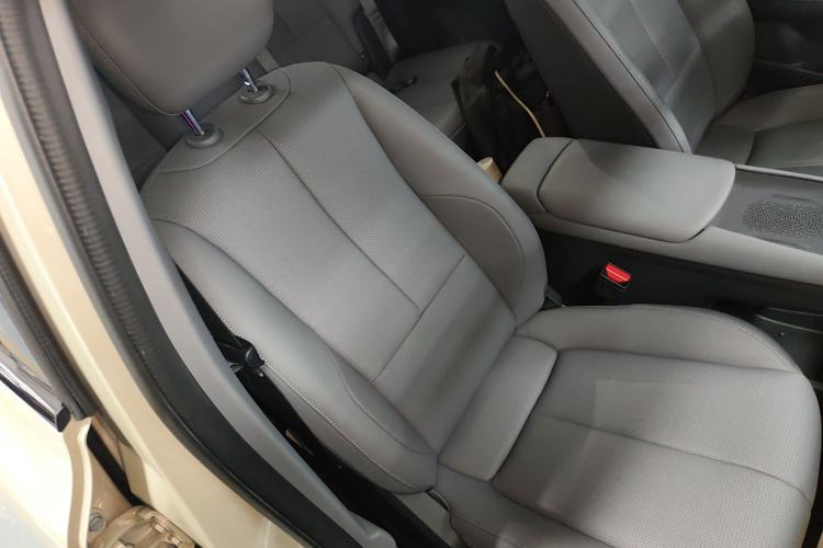 Used Dongfeng NAMMI 06 2025 471 Ultra Right Front Seat