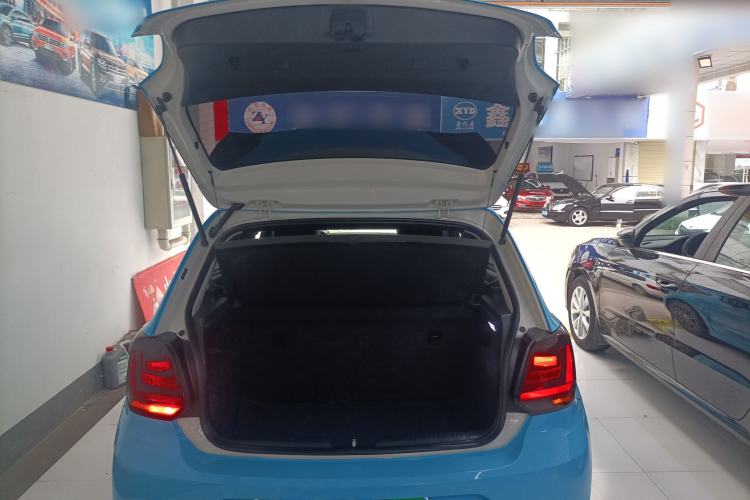 Used Volkswagen Polo 2016 1.4L Manual Fashion Model
