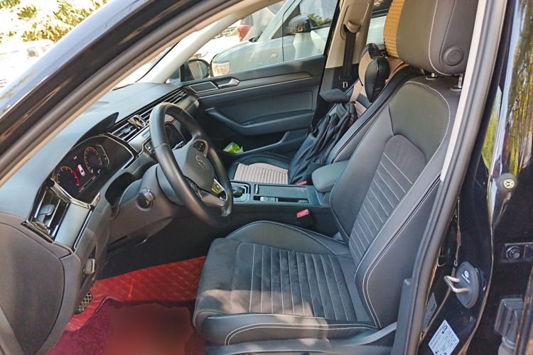 Used Volkswagen Magotan 2021 330TSI DSG 30th Anniversary Edition Left Front Seat