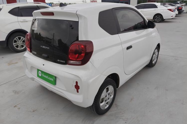 Used Roewe Clever 2021 302km All-Round Version Rear Right 45 Deg