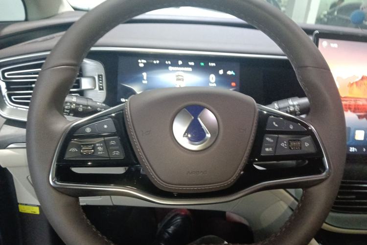 Used Denza D9 2024 DM-i 1050 Luxury Model
