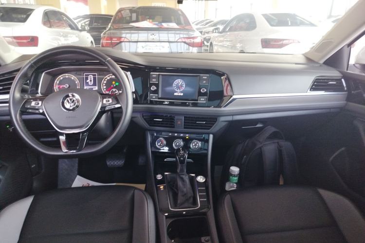 Used Volkswagen Sagitar 2020 280TSI DSG Comfort Version China VI Standard Center Console