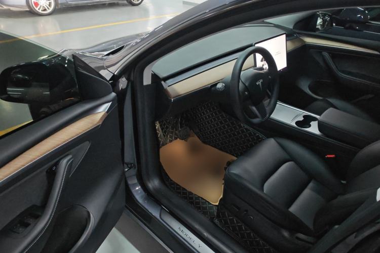 Used Tesla Model Y 2021 Long-Range All-Wheel-Drive Version 3D7