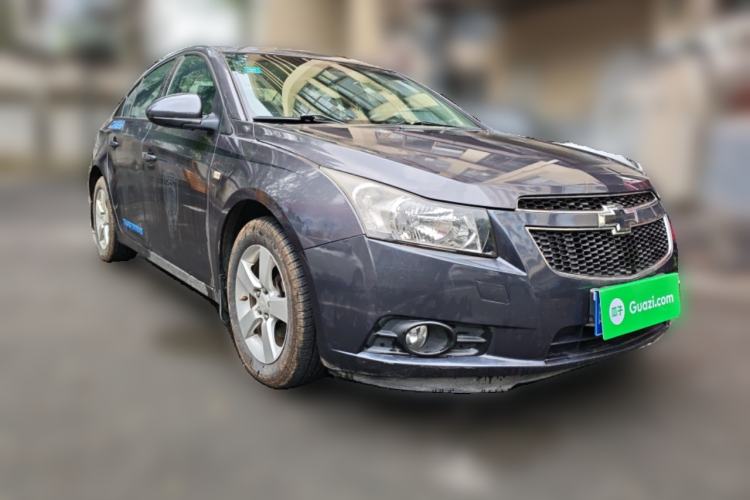 Used Chevrolet Cruze 2011 1.6L SE MT Transformers Edition Front Right 45 Deg
