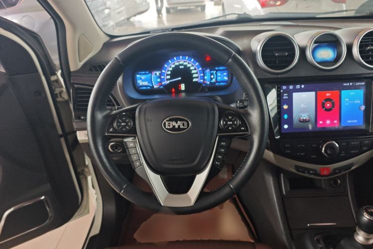 Used BYD S7 2015 1.5T Upgraded Manual Luxury Model
