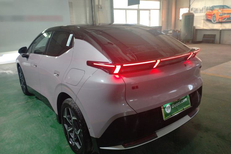 Used Lynk & Co Z20 2025 530 km Range Rear-Wheel Drive Max Rear Left 45 Deg