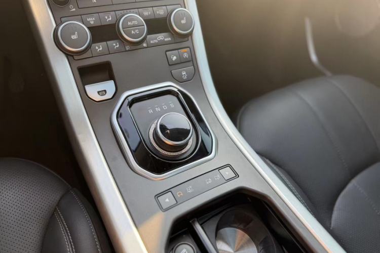 Used Land Rover Range Rover Evoque 2017 2.0T SE PLUS Smart Enjoyment Edition