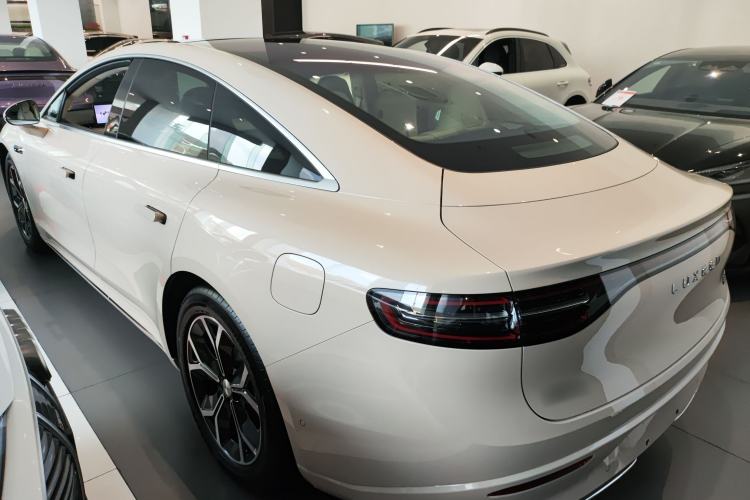 Used Hima Luxeed S7 2025 705 km Pro Rear Left 45 Deg