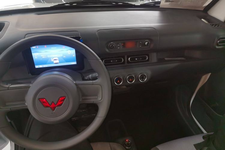 Used Wuling Zhiguang New Energy 2025 Model 305km Ambitious Edition