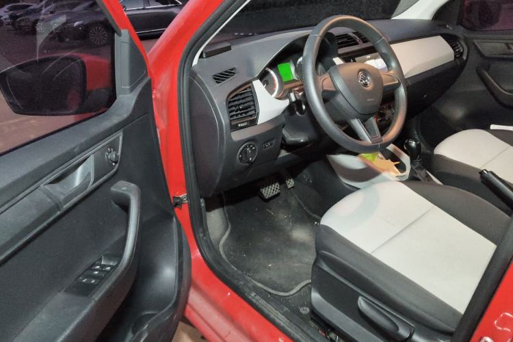 Used Skoda Fabia 2017 1.4L Automatic Car Enjoy Edition
