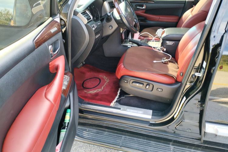 Used Lexus LX 2013 570