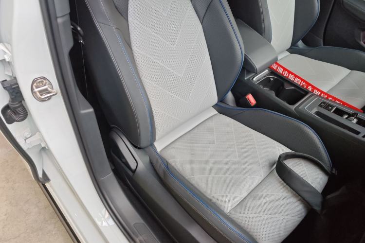 Used Volkswagen Golf 2025 300TSI R-Line Right Front Seat