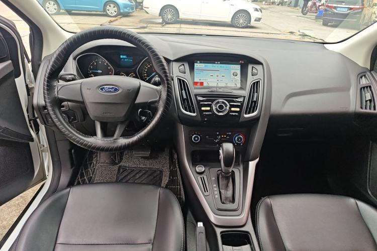 Used Ford Focus 2017 Hatchback 1.6L Automatic Comfort Plus SmartDrive Edition Center Console