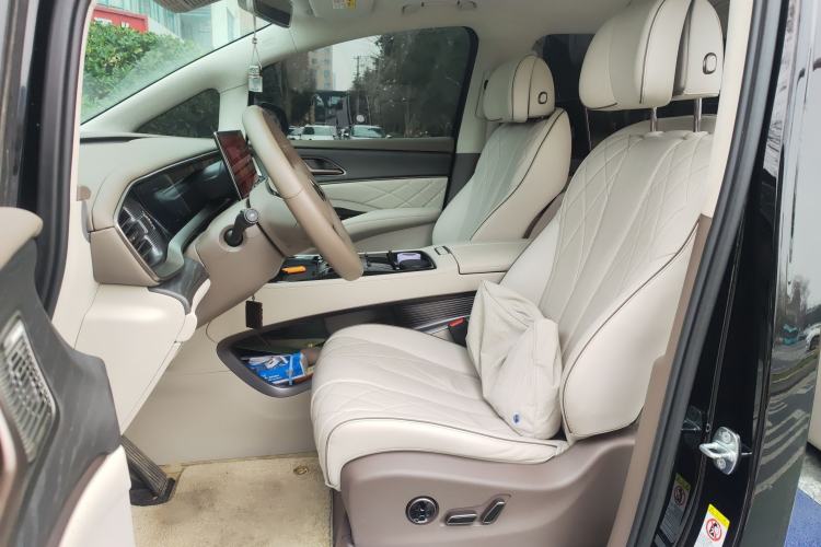 Used Denza D9 2022 DM-i 970 Four-Wheel Drive Flagship Model