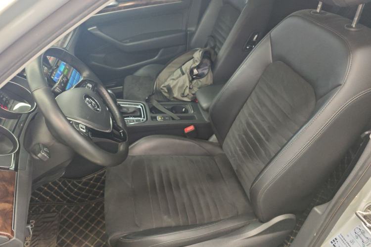 Used Volkswagen Magotan 2018 330TSI DSG Luxury Model
