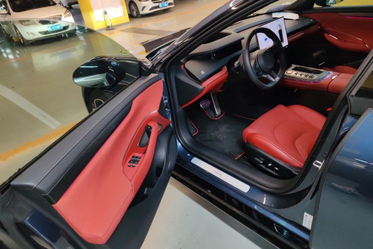 Used Xiaomi Auto SU7 2024 Four-Wheel Drive Ultra-Long Range Advanced Intelligent Driving Max Edition