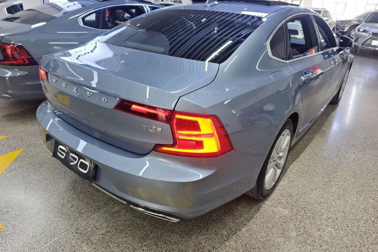 Used Volvo S90 2020 Facelift T5 Smart & Luxurious Edition