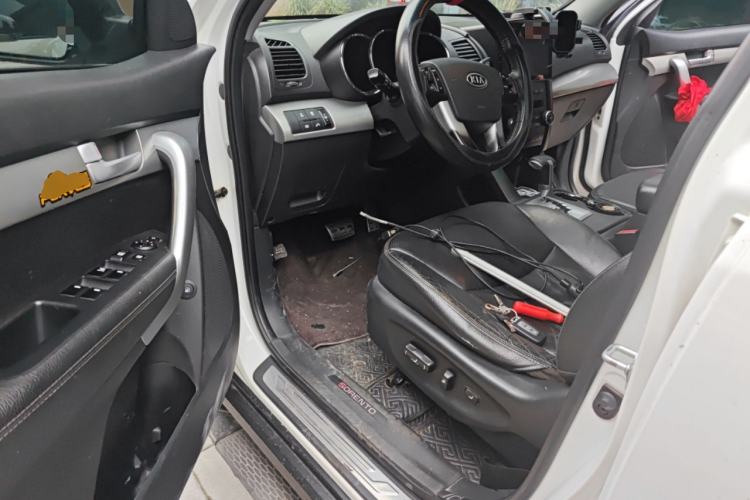 Used Kia Sorento 2012 2.4L Gasoline Supreme Edition
