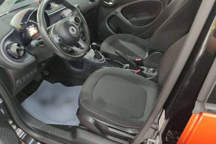 Used smart forfour 2016 1.0L 52 kW Passion Edition
