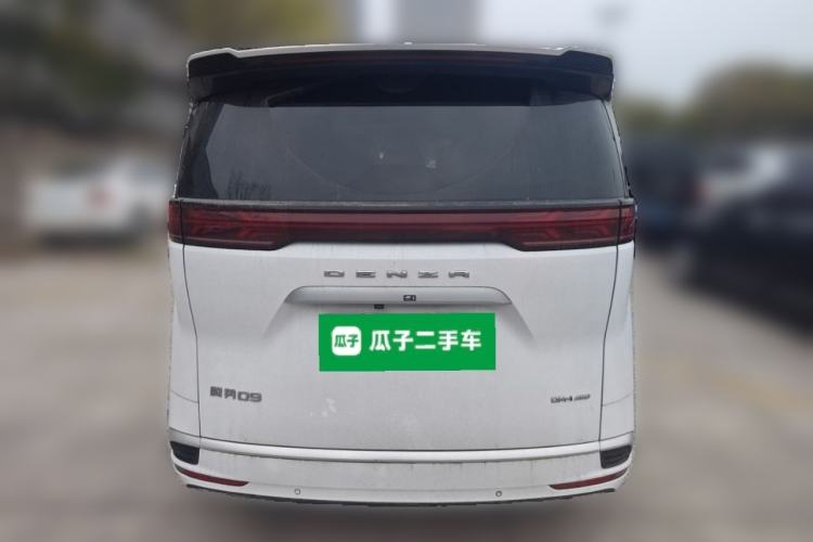 Used Denza D9 2024 DM-i 980 Four-Wheel Drive Flagship Model
