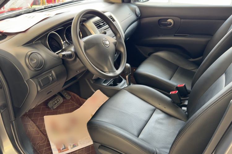 Used Nissan Livina 2015 1.6XE CVT Comfort Edition Interior 3