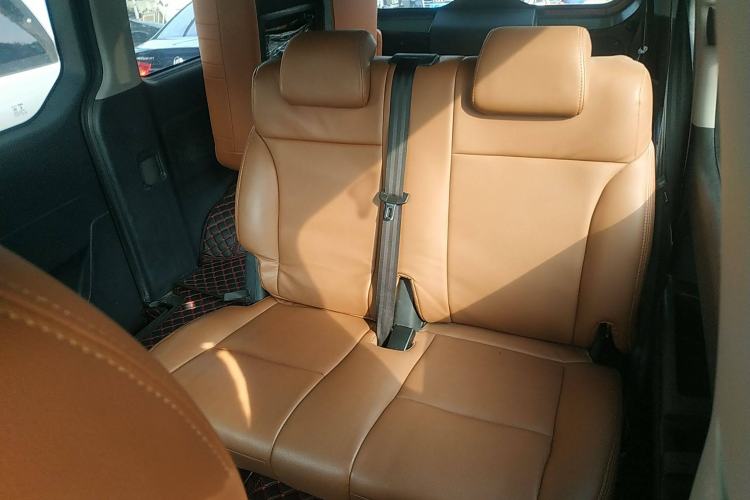 Used JAC Refine M4 2018 2.0L Manual Express Version
