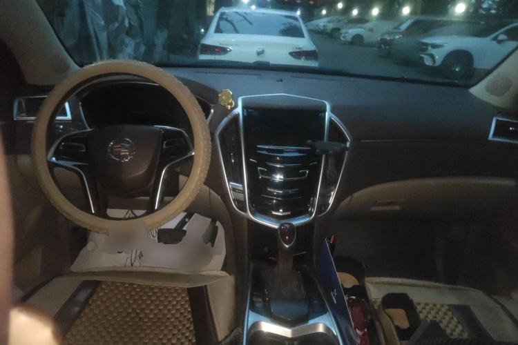 Used Cadillac SRX 2014 3.0L Elite Model Center Console