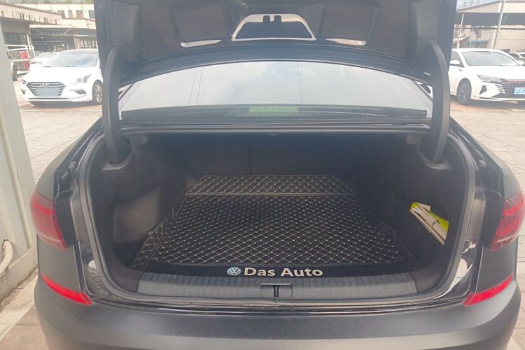 Used Volkswagen Passat 2022 330TSI Elite Edition Trunk