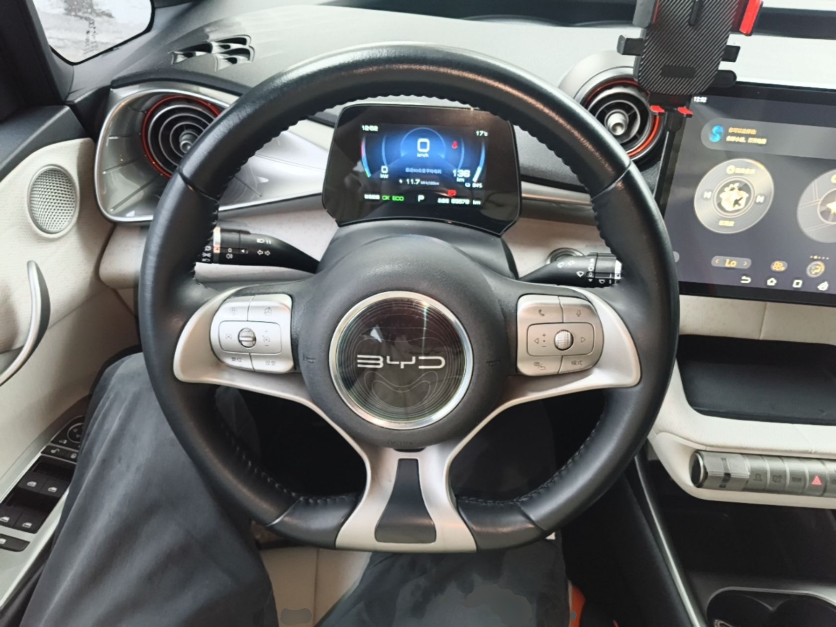 BYD Dolphin 2021 405 km Fashion Edition — снимка 13
