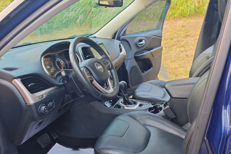 Used Jeep Cherokee 2016 2.4L Leading Edition