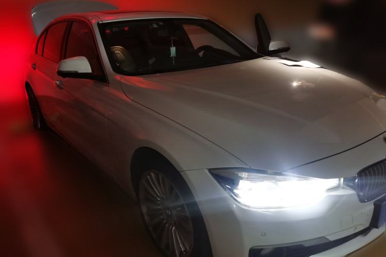 Used BMW 3 Series 2018 320Li Fashion Model Front Right 45 Deg