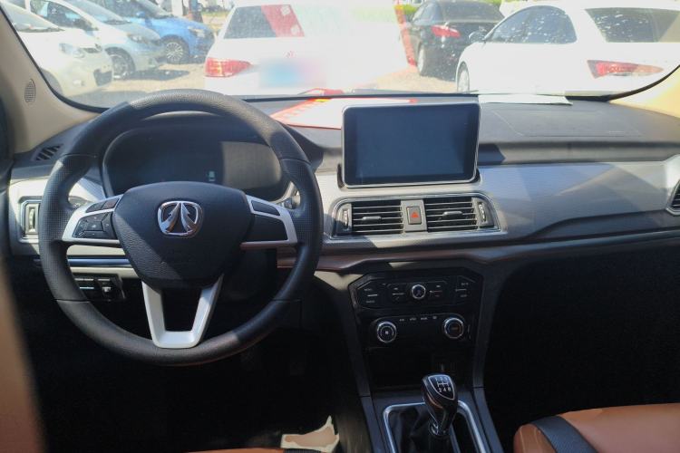 Used BAIC Weiwang M50F 2017 1.5L Comfort Edition Center Console