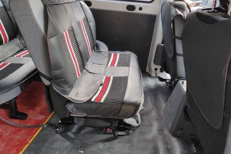 Used Wuling Yangguang 2026 Model, 440km Bus Comfort Edition, 6 Seats
