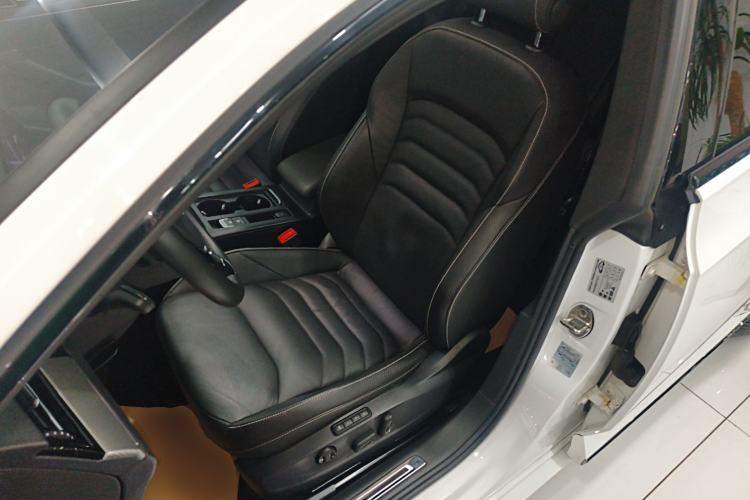 Used Volkswagen FAW-Volkswagen CC 2020 330TSI Glamour Edition China VI Standard Left Front Seat