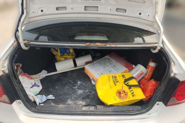 Used CIIMO 2012 1.8L Automatic Trunk