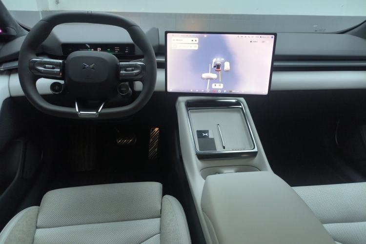 Used XPeng P7 2025 Model—820 Ultra Long Range Ultra
