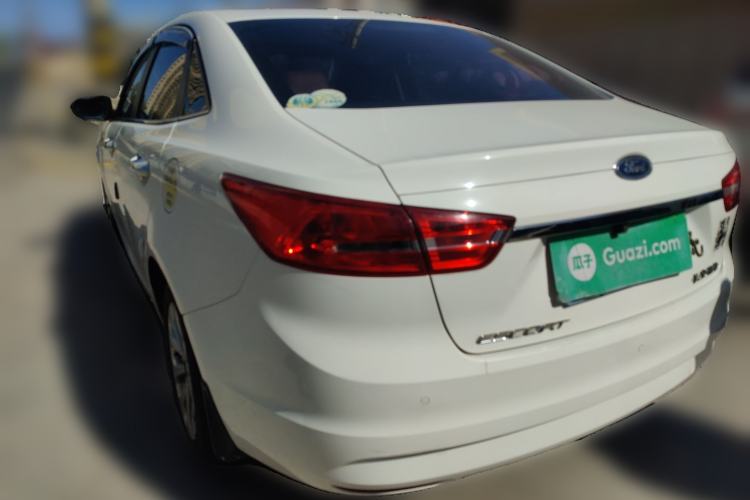 Used Ford Escort 2015 1.5L Manual Fashion Edition
