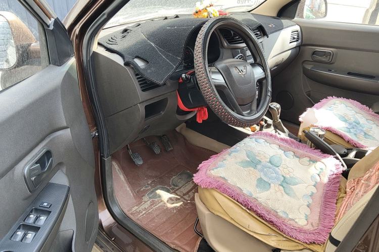 Used Wuling Hongguang 2014 1.5L S Standard Version