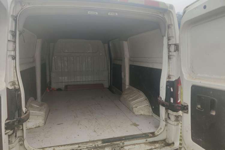 Used King Long Longyao 6 2022 Van Series CATL 41.86 kWh
