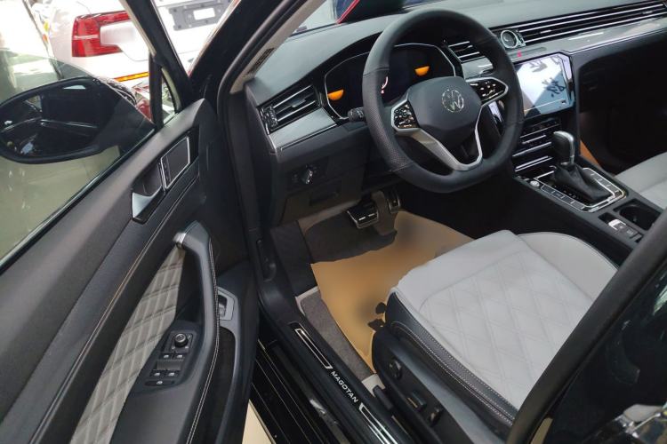 Used Volkswagen Magotan 2025 Zhongxiang Model 280TSI DSG Luxury Version
