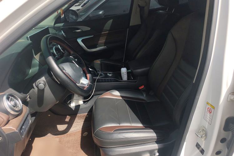 Used Wey VV5 2021 1.5T Two-Wheel Drive Smart Pioneer
