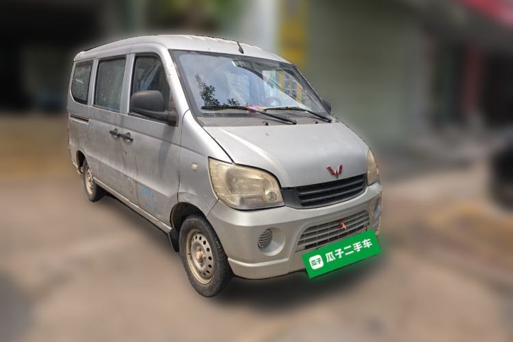 Used Wuling Zhiguang 2010 1.0L New Version Practical Short-Body L2Y
