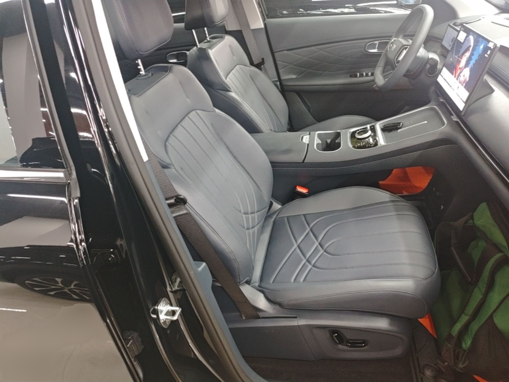 Geely Galaxy Xingjian 7 EM-i 2026 525km Long-Range+ — снимка 19