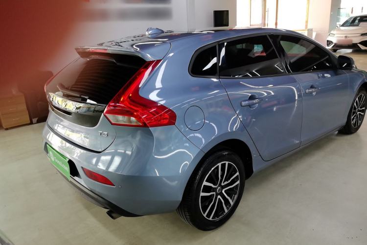 Used Volvo V40 2019 T3 Zhiyi Edition Exterior 4